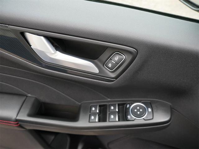 Photo of 2023 Carbonized Gray Metallic Ford Escape
