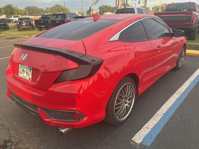 Photo of 2017 Red Honda Civic