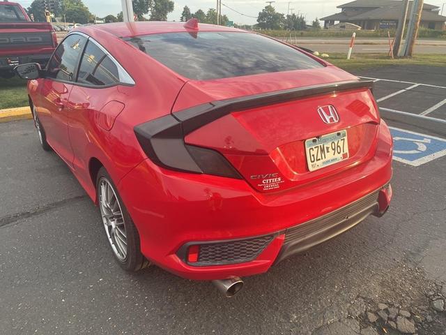 Photo of 2017 Red Honda Civic