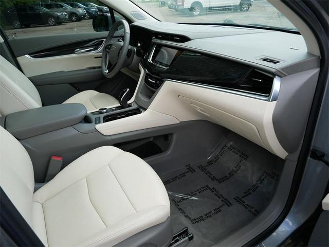 Photo of 2023 Silver Metallic Cadillac XT6