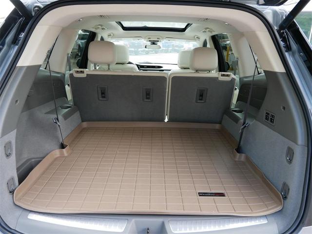 Photo of 2023 Silver Metallic Cadillac XT6