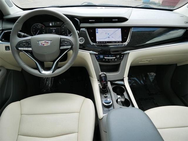 Photo of 2023 Silver Metallic Cadillac XT6