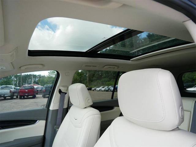 Photo of 2023 Silver Metallic Cadillac XT6