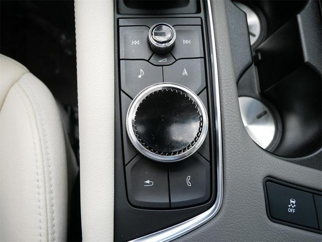 Photo of 2023 Silver Metallic Cadillac XT6