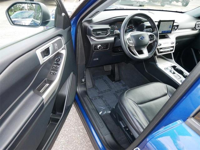 Photo of 2023 Blue Metallic Ford Explorer