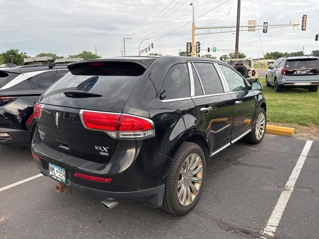 Photo of 2012 Tuxedo Black Metallic Lincoln MKX