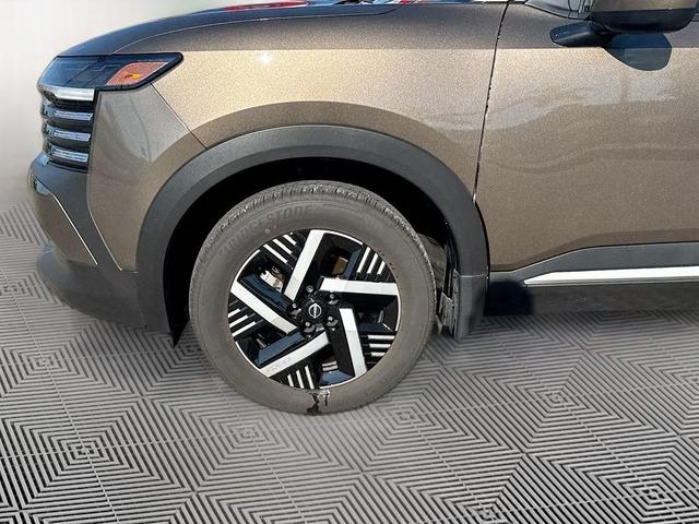Photo of 2025 Canyon Bronze M Nissan Kicks