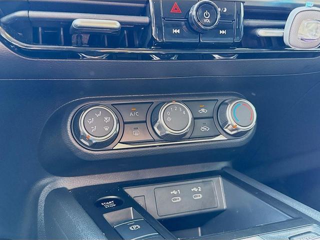 Photo of 2025 Canyon Bronze M Nissan Kicks