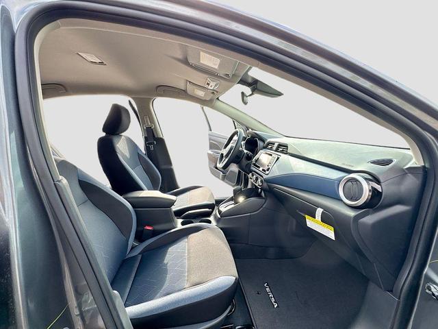 Photo of 2025 Gun Metallic Nissan Versa