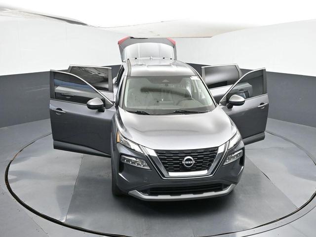 Photo of 2022 Gun Metallic Nissan Rogue