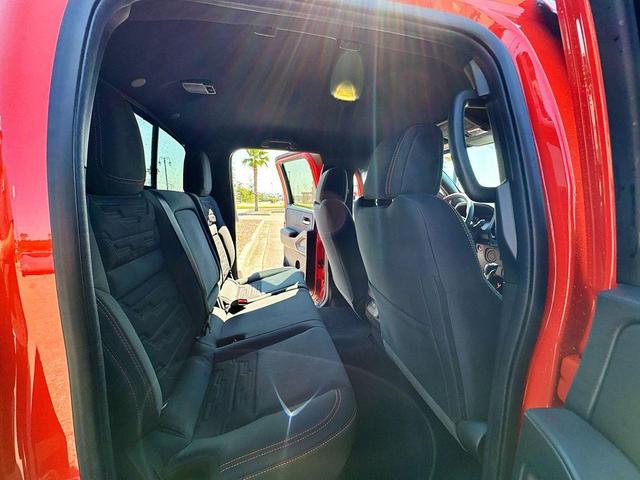 Photo of 2025 Afterburn Orang Nissan Frontier
