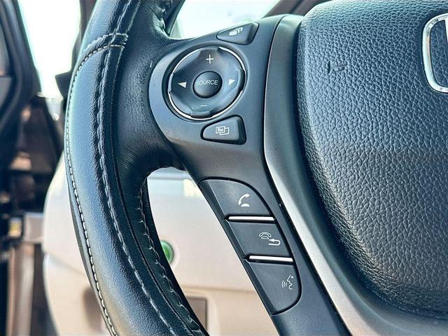 Photo of 2017 Gray Honda Pilot