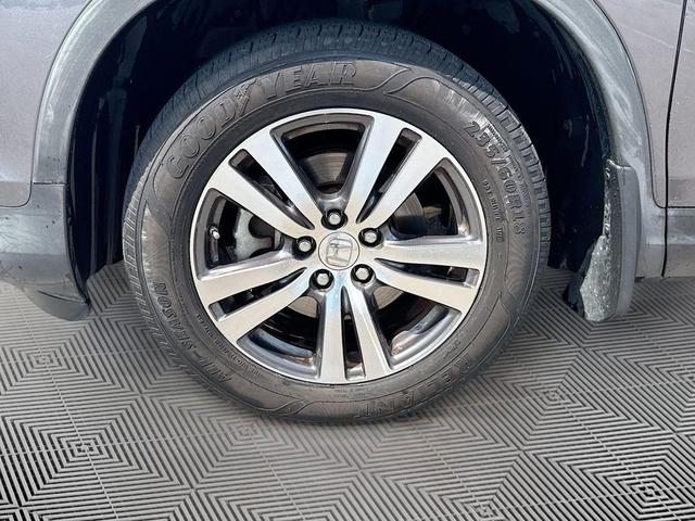 Photo of 2017 Gray Honda Pilot