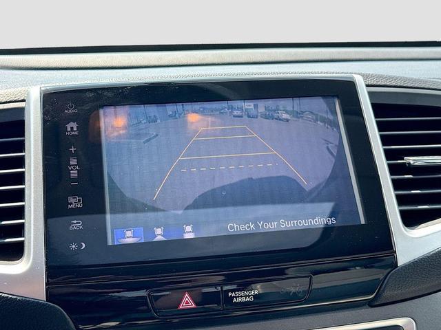 Photo of 2017 Gray Honda Pilot