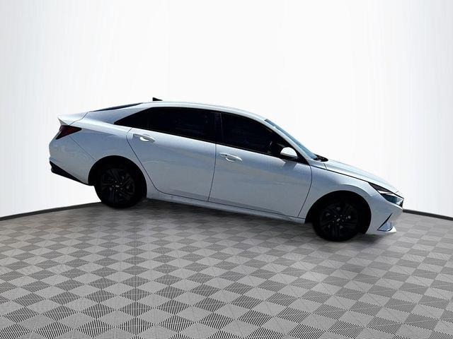 Photo of 2021 Quartz White Hyundai ELANTRA