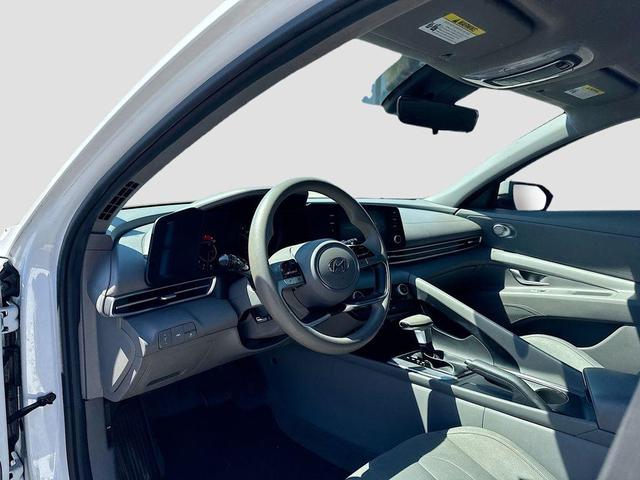 Photo of 2021 Quartz White Hyundai ELANTRA