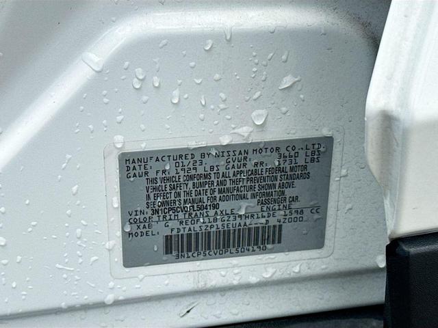 Photo of 2023 Aspen White / Super Black Nissan Kicks