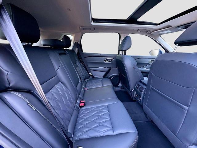 Photo of 2025 Deep Ocean Blue Nissan Rogue
