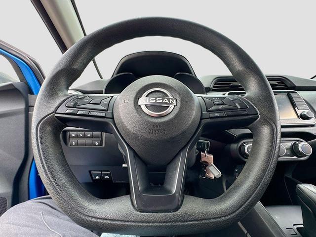Photo of 2023 Electric Blue Metallic Nissan Versa