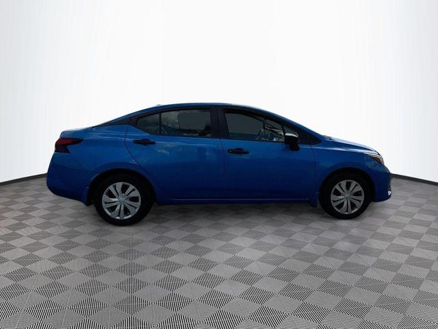 Photo of 2023 Electric Blue Metallic Nissan Versa