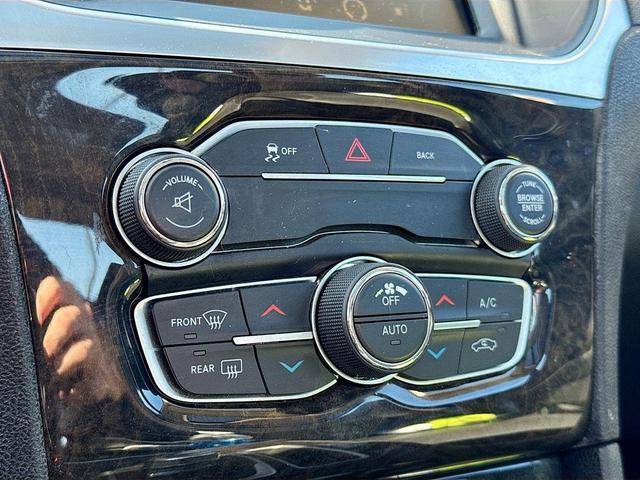 Photo of 2016 Velvet Red Pearlcoat Chrysler 300C