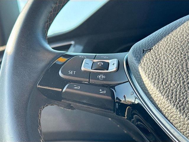Photo of 2021 Pure White Volkswagen Tiguan