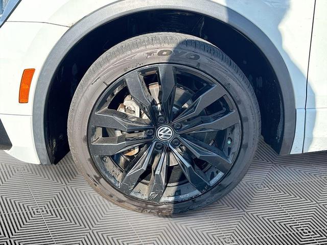 Photo of 2021 Pure White Volkswagen Tiguan