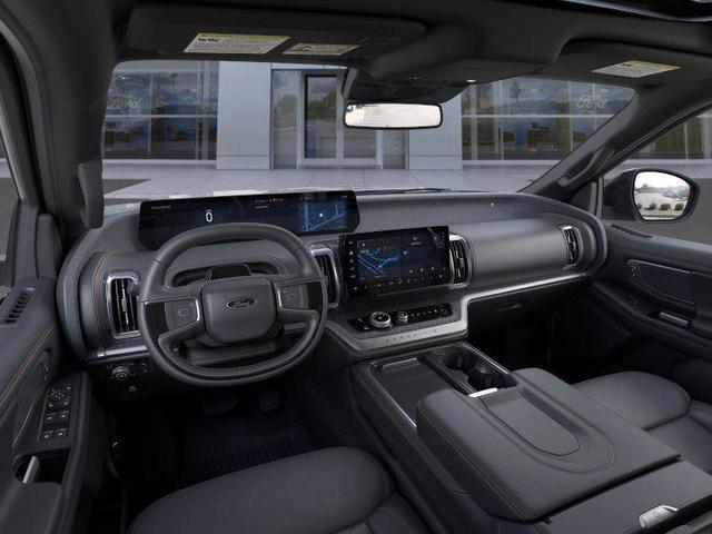 Photo of 2025 Glacier Gray Metallic TriCoat Ford Expedition