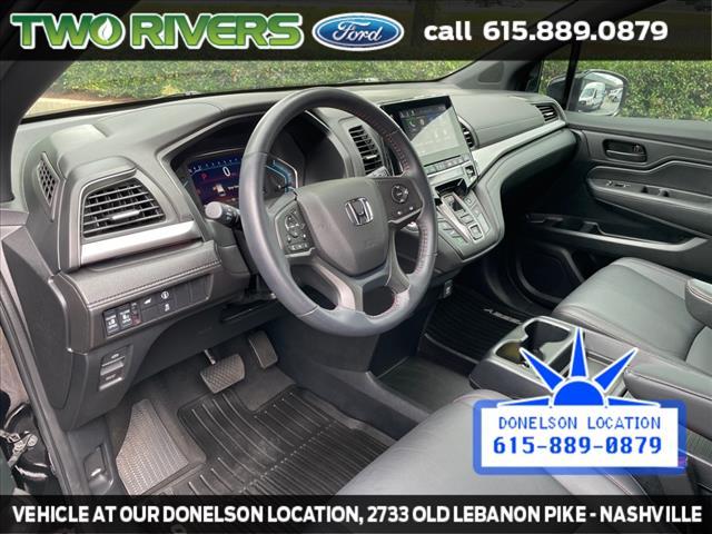 Photo of 2024 Crystal Black Pearl Honda Odyssey