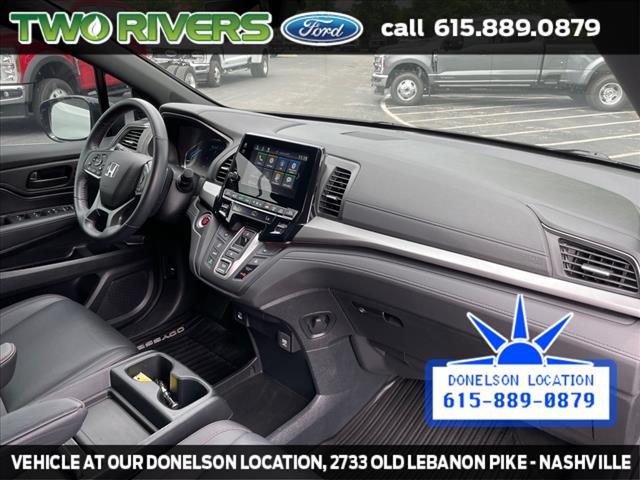 Photo of 2024 Crystal Black Pearl Honda Odyssey