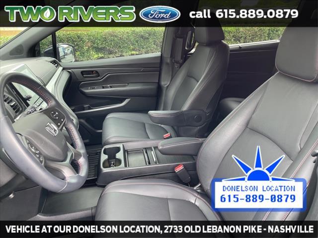 Photo of 2024 Crystal Black Pearl Honda Odyssey