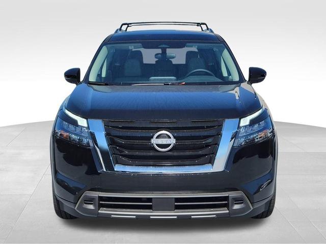 Photo of 2025 Black Nissan Pathfinder