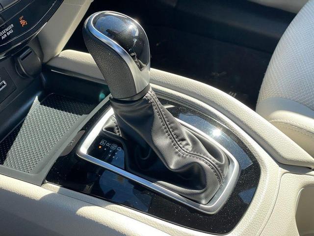 Photo of 2022 Brilliant Silver Metallic Nissan Rogue Sport