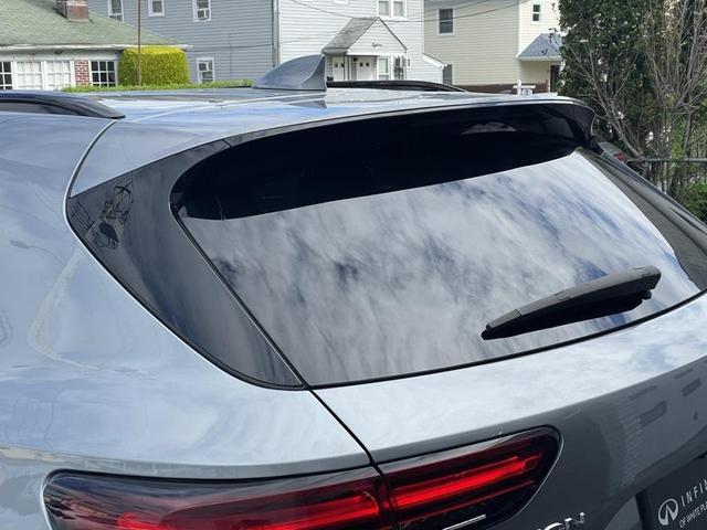 Photo of 2023 Gray Metallic Buick Envision
