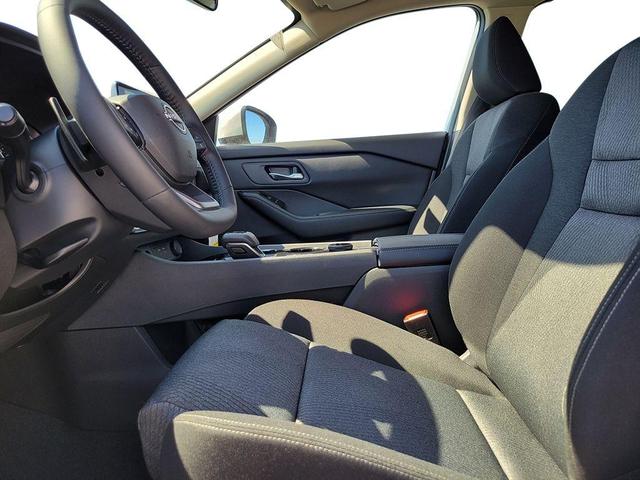 Photo of 2025 Everest White P Nissan Rogue