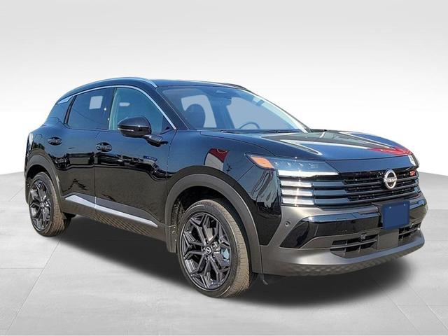 Photo of 2025 Super Black Nissan Kicks