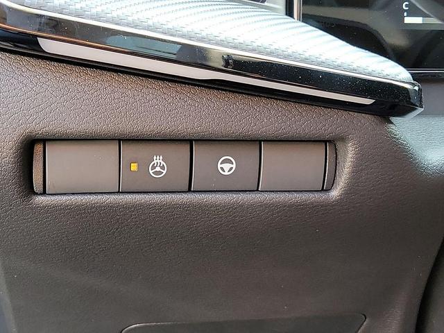 Photo of 2025 Super Black Nissan Kicks