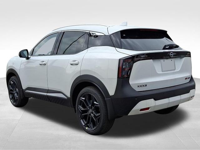 Photo of 2025 Aspen White Tri Nissan Kicks