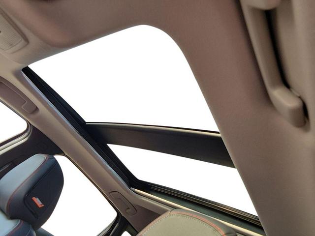 Photo of 2025 Aspen White Tri Nissan Kicks