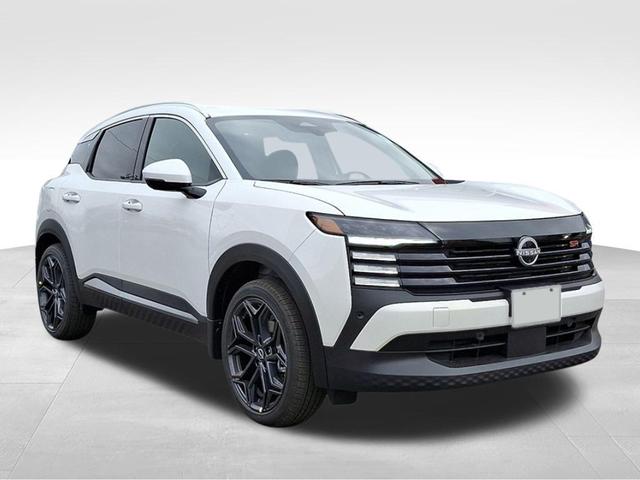 Photo of 2025 Aspen White Tri Nissan Kicks