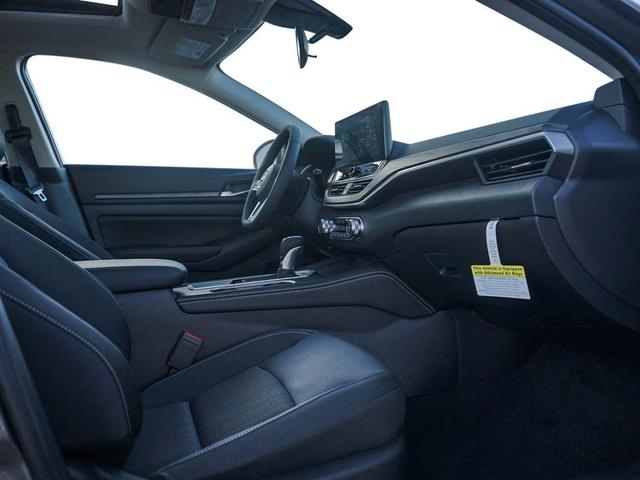 Photo of 2025 Black Nissan Altima
