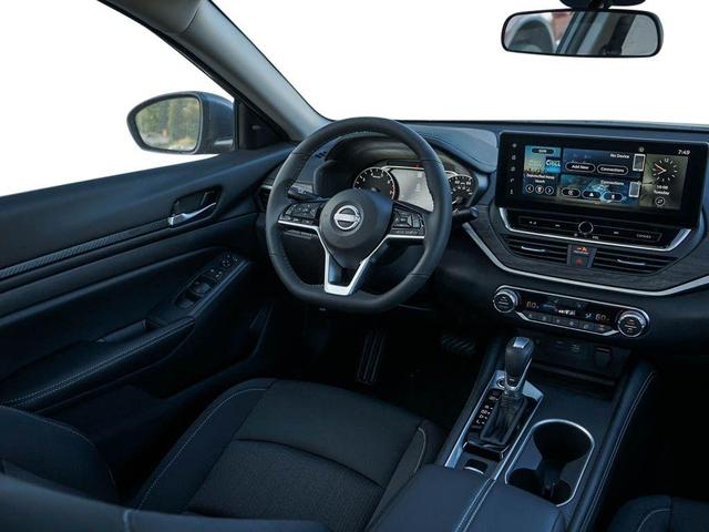 Photo of 2025 Black Nissan Altima