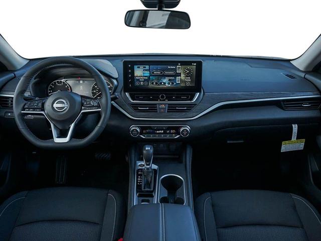 Photo of 2025 Black Nissan Altima