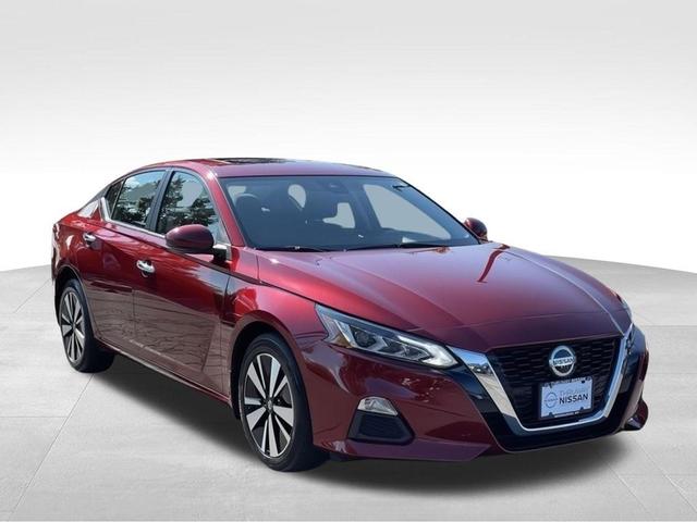 Photo of 2021 Scarlet Ember Nissan Altima