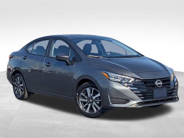 Photo of 2025 Gun Metallic Nissan Versa