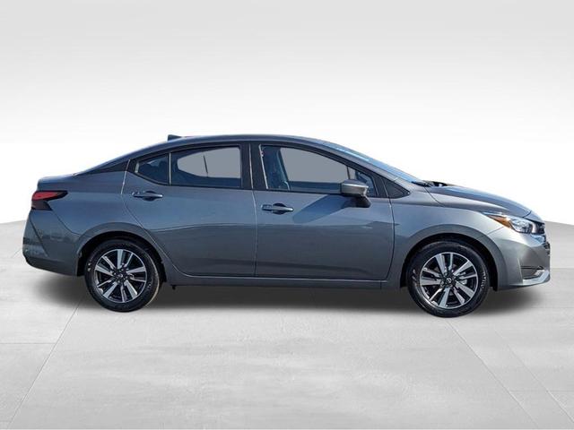 Photo of 2025 Gun Metallic Nissan Versa