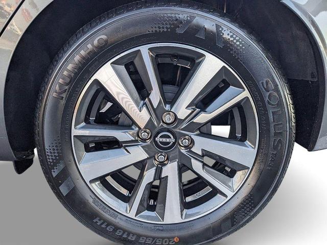 Photo of 2025 Gun Metallic Nissan Versa