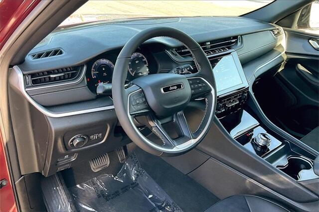 Photo of 2025 Velvet Red Pearlcoat Jeep Grand Cherokee