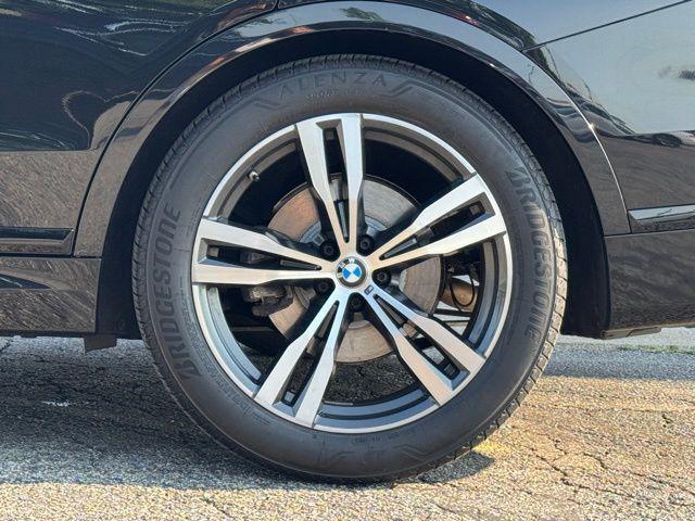 Photo of 2022 Black Sapphire Metallic BMW X7