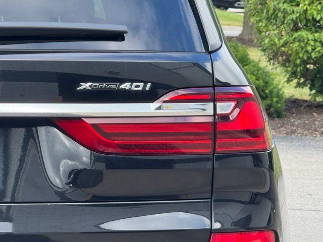 Photo of 2022 Black Sapphire Metallic BMW X7